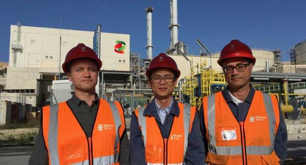 D3’s CEO Zhichao Chen (centre) with Ing. David Griscti (right) and Ing. Joseph Mifsud at D3 power station, Delimara