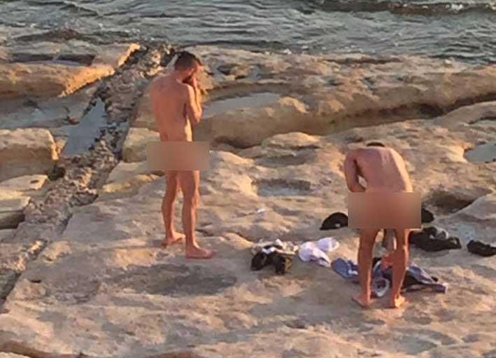 Malta a nude