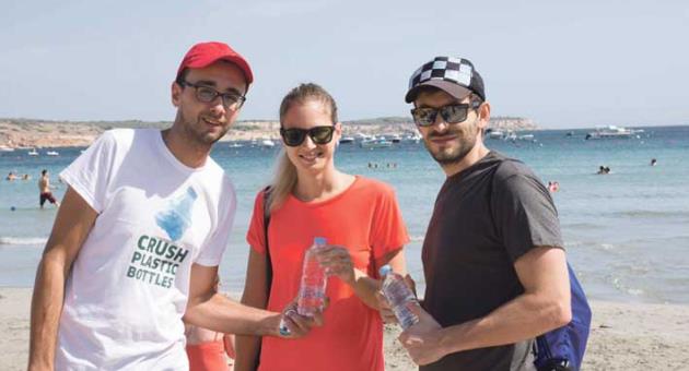 GreenPak and GSDM members distributed free Kristal water and explained to consumers on the importance of reducing plastic litter and to recycle more