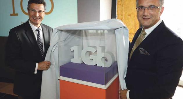 Attila Keszeg, CEO at GO and Christian Sammut, Chief Officer - Business at GO the unveiling of GO's 1 Gigabit internet speed connection