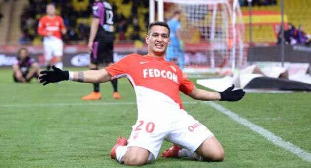 In-form duo Stevan Jovetic and Rony Lopes both scored as AS Monaco came from behind to beat Girondins de Bordeaux 2-1 on Friday and retain their grip on second place for another week.