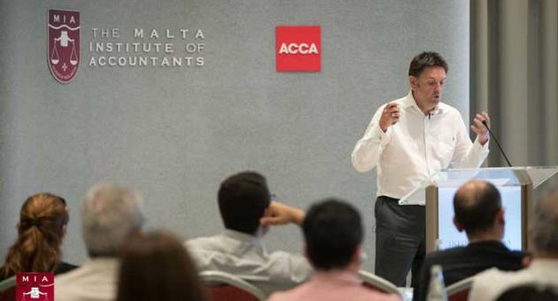 Nick Jeffrey addressing the ACCA-MIA joint conference 2018.