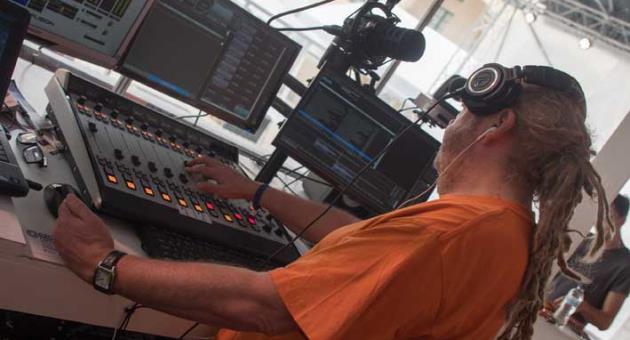Listen To How The World Sounds A Week Of World Class Radio In