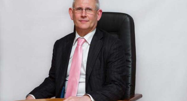 Dr Andrea Arzà