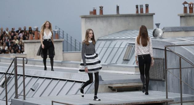 Louis Vuitton menswear channels digital age in Paris show - The Malta  Independent