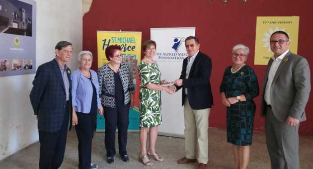 Hospice Malta Council Members together with Ms. Maria Gatt, Chairperson of Hospice Malta and Mr. Julian Sammut from the Alfred Mizzi Foundation