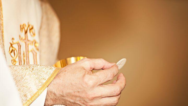 Church Issues Guidelines For First Holy Communion And Confirmation