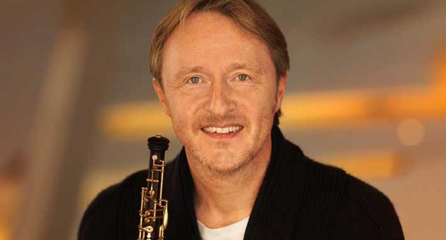 Award winning German oboist Albrecht Mayer joins the MPO for Pictures at an Exhibition. Credits: Berliner Philharmoniker