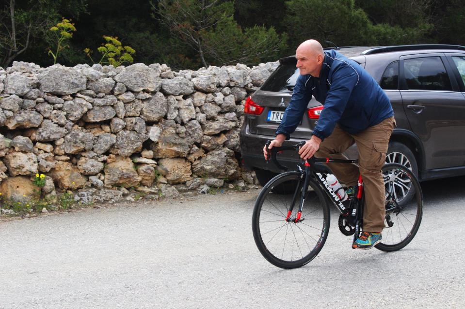 Il tributo scorre con la scomparsa di Jacques Schiavone, un importante ex ciclista