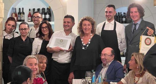 Salvatore Pavone, his wife Agata and team are presented with the Diploma di Buona Cucina from Malta’s delegate Massimiliana Tomaselli