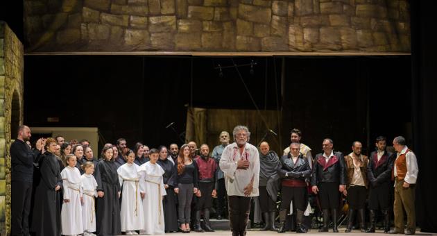 Mro Jose Cura during the Curtain Call of the Tosca premiere. Photos: Sebio Aquilina Audio Visual