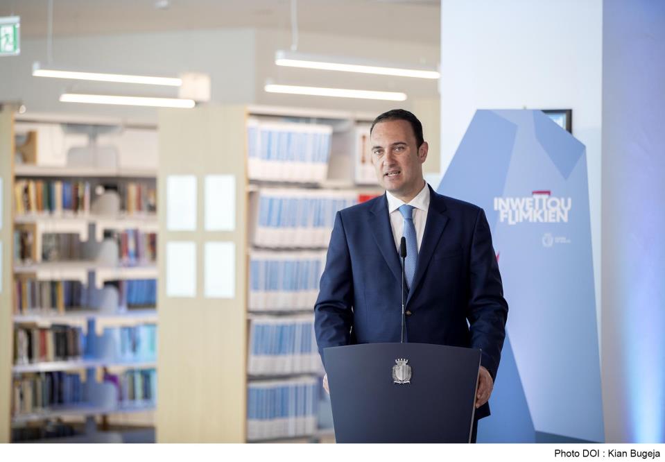 Government invests €1 million on free internet access to 3,200 students - The Malta Independent