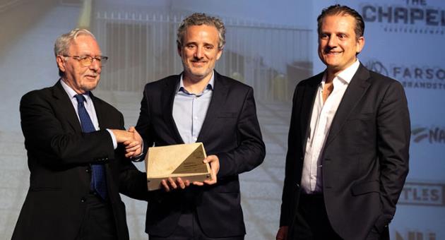 From left: Perit Vincent Cassar, Chairman of the MASP Jury Committee presenting the Rehabilitation & Conservation Award to Mr Michael Farrugia, Deputy Chief Executive (Beverage Business) at Simonds Farsons Cisk plc, with Mr John Bonello Ghio, Head of The Brewhouse. 