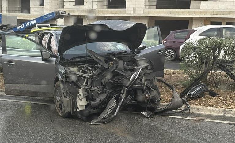Two men in hospital as car crashes into tree - The Malta Independent