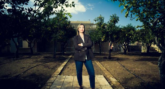 Joanna in front of Villa. Photo: Jacek Poremba