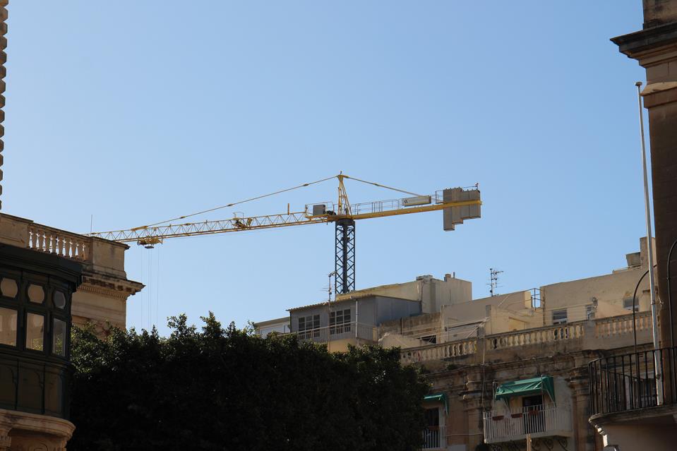Law on compulsory licence for operators in the construction sector comes into force