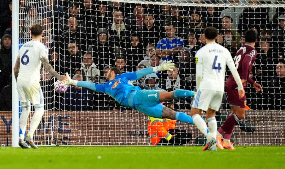 Aaronson scores early as Leeds beat struggling West Ham 2-1 in Premier ...